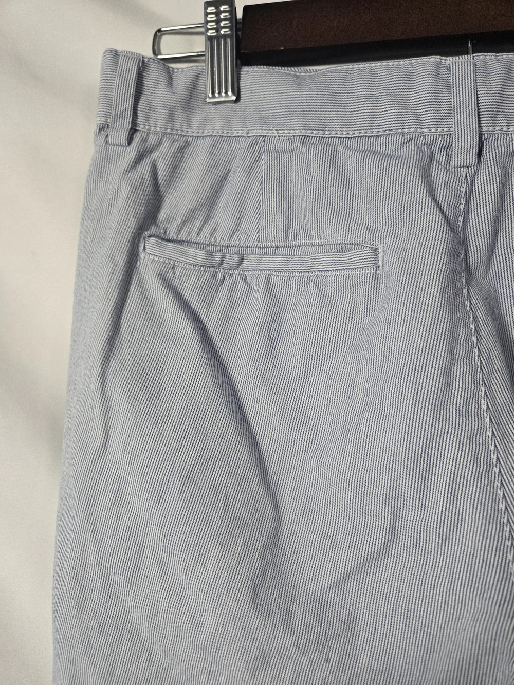 Banana Republic Light Blue Seersucker Flat‑Front Shorts 32